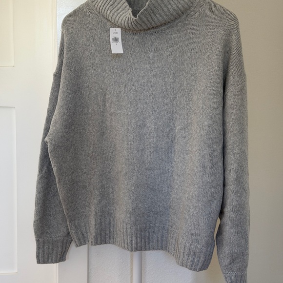 GAP Sweaters - GAP Women's Light Grey Cowl Neck Sweater